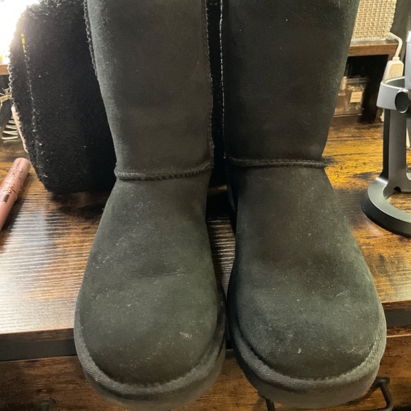 UGG CLASSIC SHORT - Picture 4 of 4